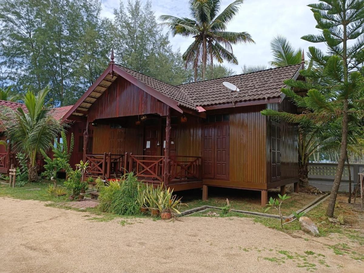 Bayu Beach Penarek Kampung Penarik Eksteriør bilde